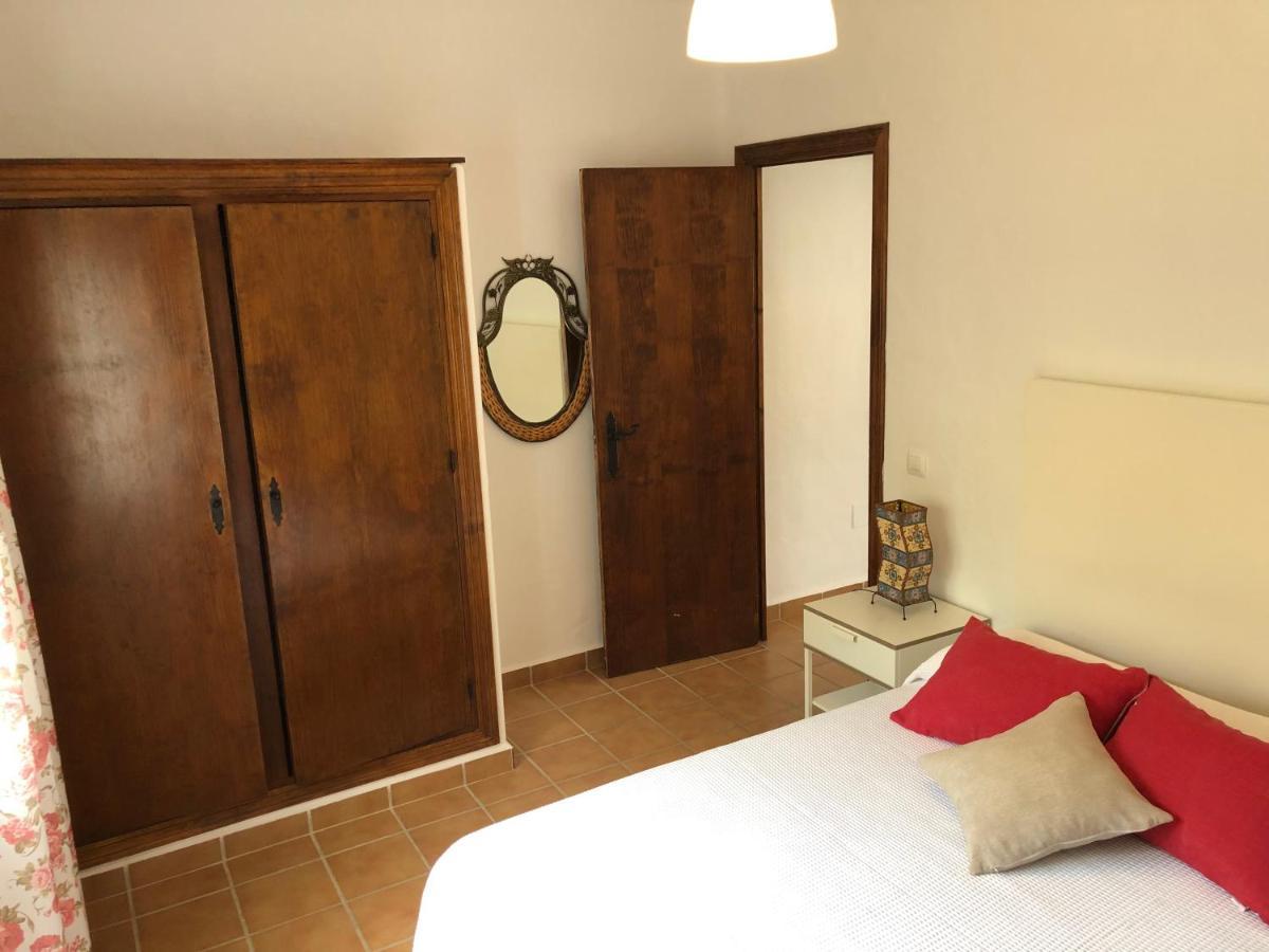 Apartamentos Cala Isabel Zahora Luaran gambar
