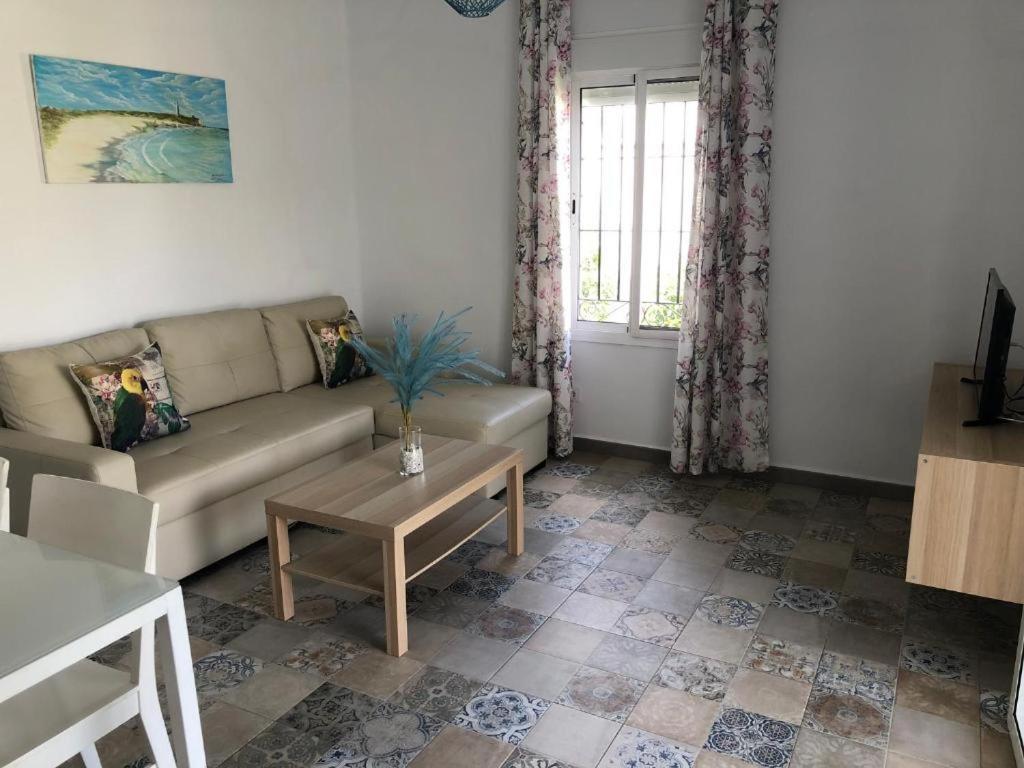 Apartamentos Cala Isabel Zahora Luaran gambar