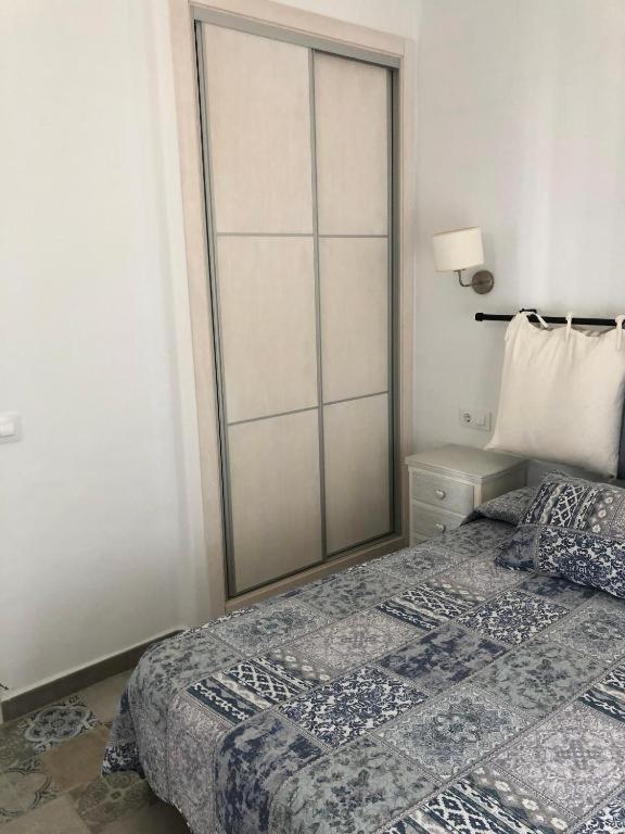 Apartamentos Cala Isabel Zahora Luaran gambar