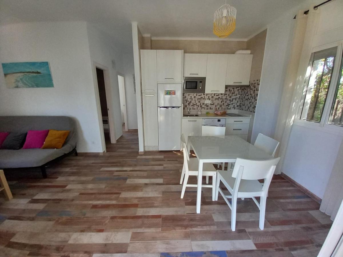 Apartamentos Cala Isabel Zahora Luaran gambar