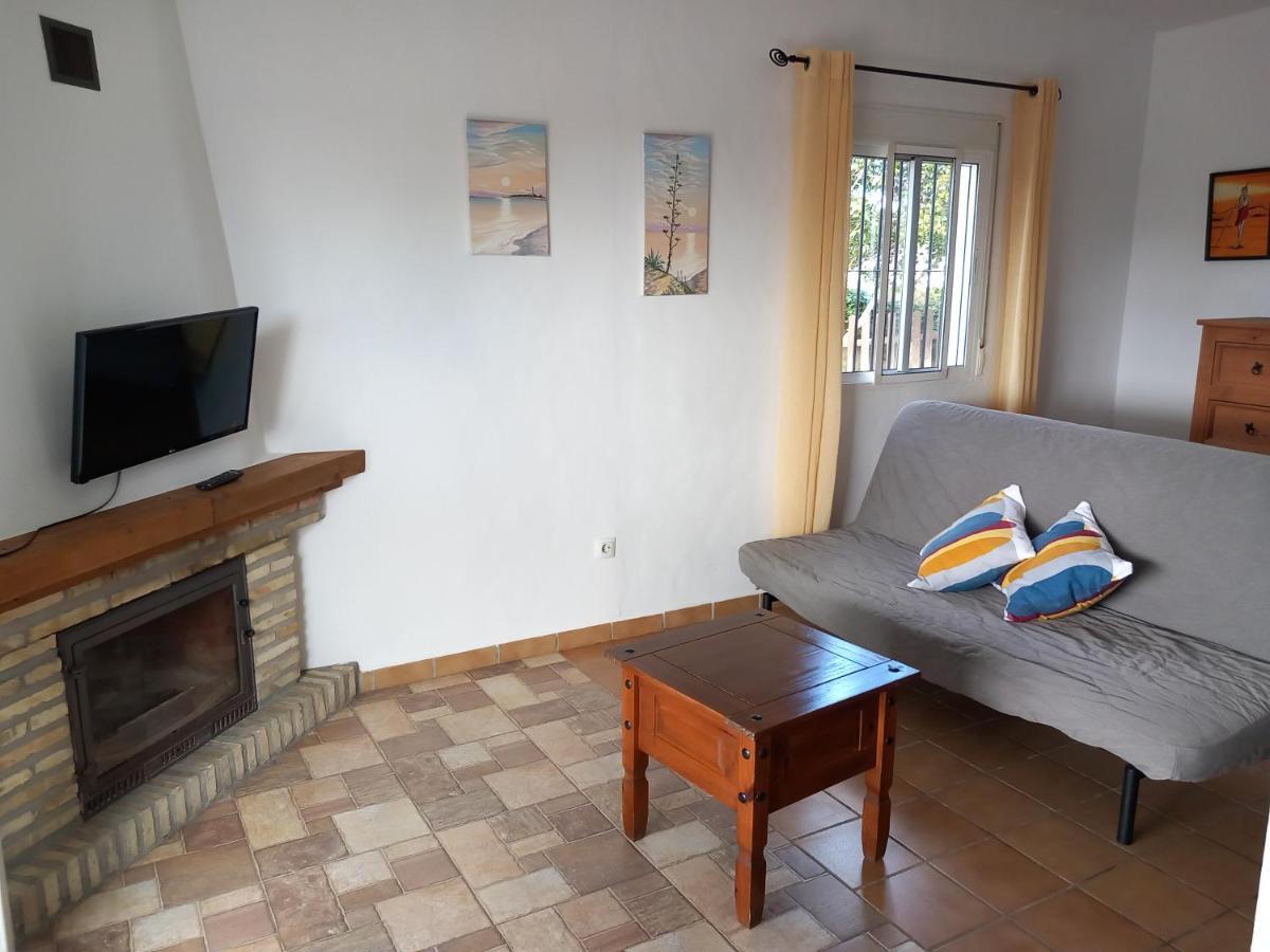 Apartamentos Cala Isabel Zahora Luaran gambar
