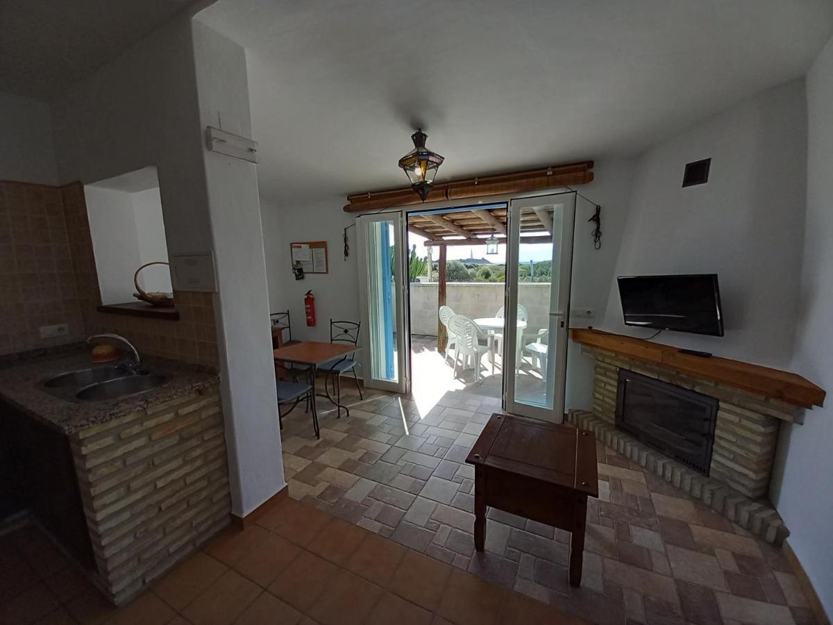 Apartamentos Cala Isabel Zahora Luaran gambar