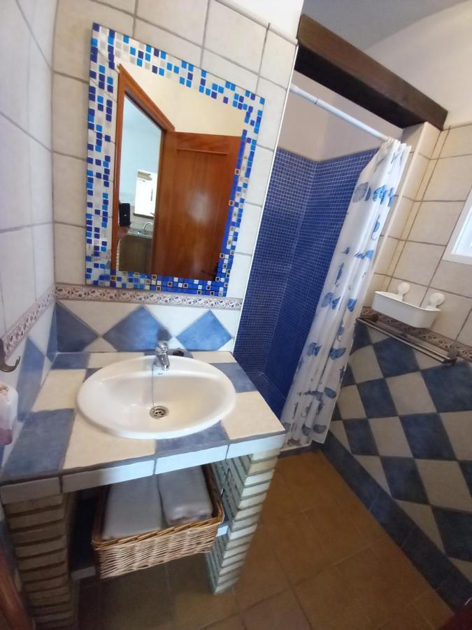 Apartamentos Cala Isabel Zahora Luaran gambar
